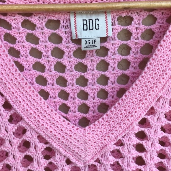 BDG URBAN OUTFITTERS PINK CROCHET V NECK TOP NEW - Picture 5 of 7